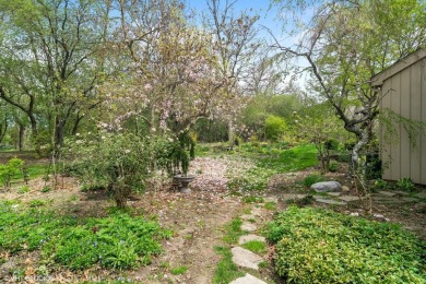 This end unit townhouse has been recently updated throughout on Pine Meadow Golf Club in Illinois - for sale on GolfHomes.com, golf home, golf lot