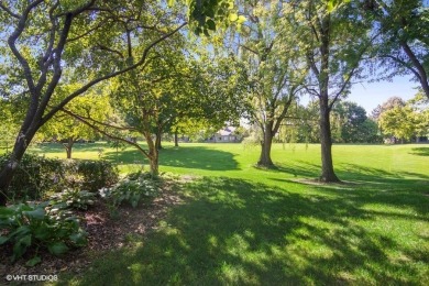 This end unit townhouse has been recently updated throughout on Pine Meadow Golf Club in Illinois - for sale on GolfHomes.com, golf home, golf lot