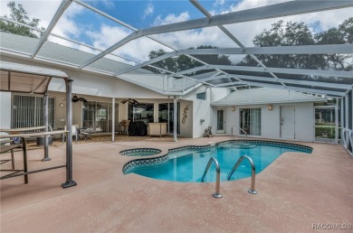 Welcome to your retreat in the heart of Citrus County! This on Twisted Oaks Golf Club in Florida - for sale on GolfHomes.com, golf home, golf lot