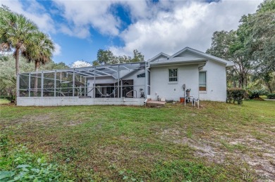 Welcome to your retreat in the heart of Citrus County! This on Twisted Oaks Golf Club in Florida - for sale on GolfHomes.com, golf home, golf lot