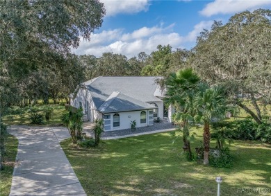 Welcome to your retreat in the heart of Citrus County! This on Twisted Oaks Golf Club in Florida - for sale on GolfHomes.com, golf home, golf lot