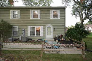 OPEN HOUSE SUNDAY 9/28/2025 12P-2P. Welcome to this move-in on Fern Hill Country Club in Michigan - for sale on GolfHomes.com, golf home, golf lot