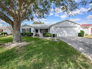 BOND PAID and 2000 ROOF on this LOVELY UPGRADED 3/2 AMARILLO on The Links of Spruce Creek in Florida - for sale on GolfHomes.com, golf home, golf lot