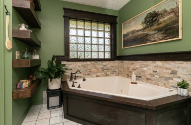 ''Move-in ready'' is an understatement for 209 Northgate in on Windmill Ridge Golf Course in Missouri - for sale on GolfHomes.com, golf home, golf lot