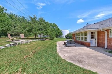 1246 Kiowa Drive West is just what you've been waiting for! on Lake Kiowa Golf Course in Texas - for sale on GolfHomes.com, golf home, golf lot