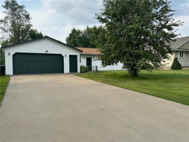 Great opportunity to own this nice patio home,  Built in 2005 on Meadowlark Country Club in Minnesota - for sale on GolfHomes.com, golf home, golf lot