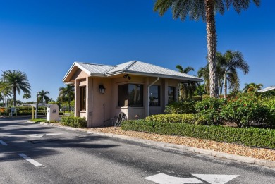 RARE HALF DUPLEX WITH PRIVATE BACKYARD! This 2-bedroom on Cypress Lakes Golf Course - West Palm Beach in Florida - for sale on GolfHomes.com, golf home, golf lot