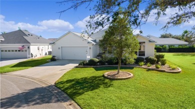 Under contract-accepting backup offers. EXPERIENCE THE VILLAGES on The Links of Spruce Creek in Florida - for sale on GolfHomes.com, golf home, golf lot