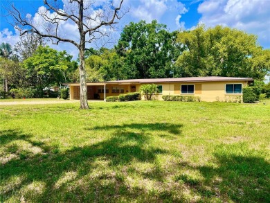 Charming 3-Bedroom, 2-Bath Home with Golf Course Views!
Welcome on Babe Zaharias Golf Course in Florida - for sale on GolfHomes.com, golf home, golf lot