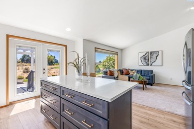 MLS# 289701 Welcome to a golf course retreat--an elegant on Horn Rapids Golf Club in Washington - for sale on GolfHomes.com, golf home, golf lot