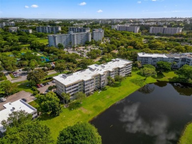 Beautiful 3 BR and 2 BA condo fully furnished. Ready to move on Palm-Aire Country Club and Resort - The Oaks in Florida - for sale on GolfHomes.com, golf home, golf lot
