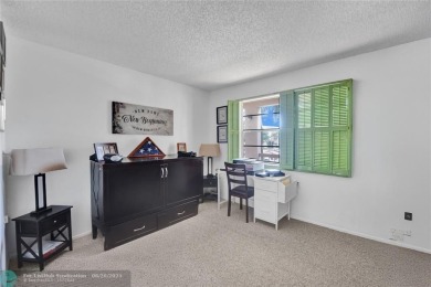 Do you like golf? This is the perfect home for you.  2 Bedroom/ on Wynmoor Golf Course in Florida - for sale on GolfHomes.com, golf home, golf lot