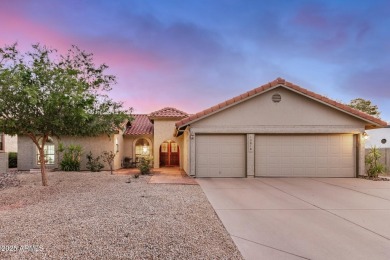 Golf Course Living with Stunning Mountain Views | 3BR + Den | on The Lakes at Ahwatukee in Arizona - for sale on GolfHomes.com, golf home, golf lot