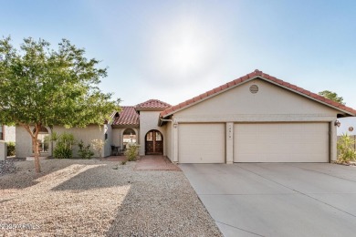 Golf Course Living with Stunning Mountain Views | 3BR + Den | on The Lakes at Ahwatukee in Arizona - for sale on GolfHomes.com, golf home, golf lot