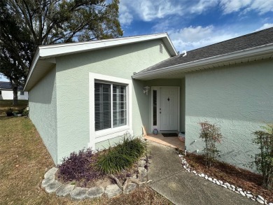 Beautiful 2/2 home in gated 55+ community. High ceilings on Ocala Palms Golf and Country Club in Florida - for sale on GolfHomes.com, golf home, golf lot