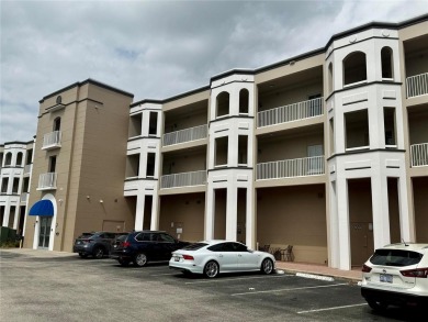 Lakewood Ranch condo living at its best! Check out this on Legacy Golf Club in Florida - for sale on GolfHomes.com, golf home, golf lot