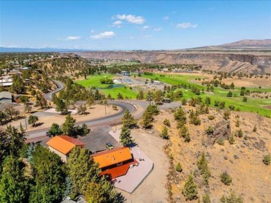 This home is not a drive bye and see this beautiful home on the on Crooked River Ranch Golf Club in Oregon - for sale on GolfHomes.com, golf home, golf lot