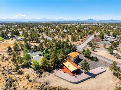 This home is not a drive bye and see this beautiful home on the on Crooked River Ranch Golf Club in Oregon - for sale on GolfHomes.com, golf home, golf lot