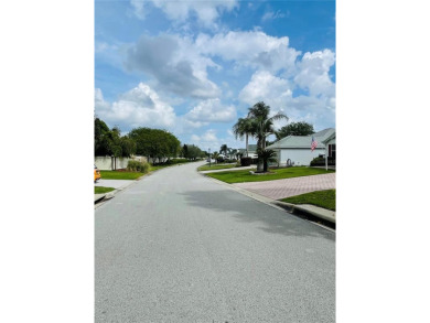 Under contract-accepting backup offers. SIGNIFICANT PRICE on The Links of Spruce Creek in Florida - for sale on GolfHomes.com, golf home, golf lot