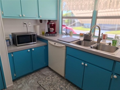 PRICED REDUCED! Stonehedge On The Hill is a resident-owned 55+ on Tarpon Springs Golf Course in Florida - for sale on GolfHomes.com, golf home, golf lot