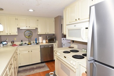 Experience the casual lifestyle of golf course living in this on Indian Hills Country Club in Arkansas - for sale on GolfHomes.com, golf home, golf lot