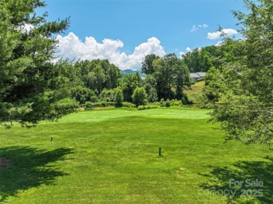 Beautiful 3BD/2BA townhome overlooking the 5th hole at Laurel on Laurel Ridge Country Club in North Carolina - for sale on GolfHomes.com, golf home, golf lot