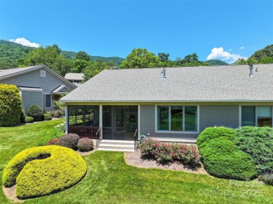 Beautiful 3BD/2BA townhome overlooking the 5th hole at Laurel on Laurel Ridge Country Club in North Carolina - for sale on GolfHomes.com, golf home, golf lot