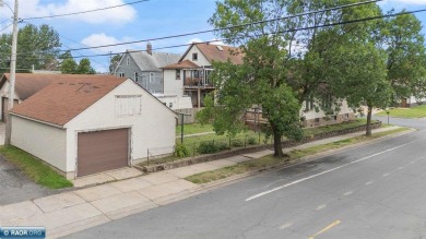 This charming 2-bedroom, 1-bath home is all about easy living on Hibbing Municipal Golf Course in Minnesota - for sale on GolfHomes.com, golf home, golf lot