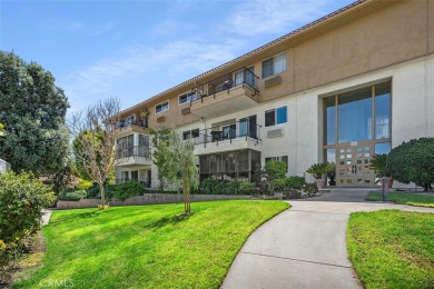 Welcome, Home to this BEAUTIFUL REMODELED *GARDEN VILLA* Model on Leisure Village Par 3 Golf Course in California - for sale on GolfHomes.com, golf home, golf lot