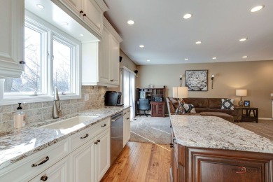 Beautiful 3+ Bedroom Townhome with over 3000 sq ft of finished on RedTail Golf Club in Illinois - for sale on GolfHomes.com, golf home, golf lot