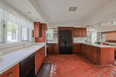 ATTENTION BUILDERS, DEVELOPERS, AND LARGE ESTATE SEEKERS! THIS on Inverness Golf Club in Illinois - for sale on GolfHomes.com, golf home, golf lot