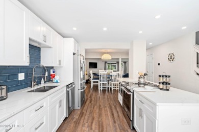 This charming two bedroom, two bath villa offers the perfect on Shipyard Golf Club in South Carolina - for sale on GolfHomes.com, golf home, golf lot