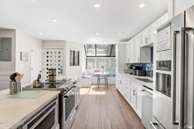 This charming two bedroom, two bath villa offers the perfect on Shipyard Golf Club in South Carolina - for sale on GolfHomes.com, golf home, golf lot