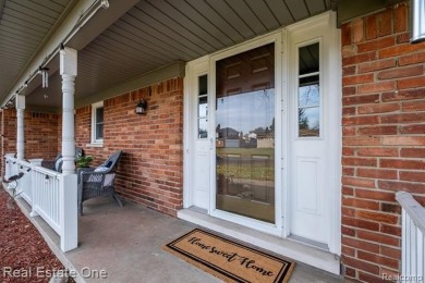 BEAUTIFULLY UPDATED SPACIOUS 4 BEDROOM, 2.5 BATH HOME ON AN on Silver Lake Golf Club in Michigan - for sale on GolfHomes.com, golf home, golf lot