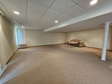 Rare find!! Highly sought after Ranch with full finished walkout on Foxford Hills Golf Club in Illinois - for sale on GolfHomes.com, golf home, golf lot