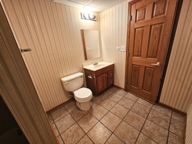 Rare find!! Highly sought after Ranch with full finished walkout on Foxford Hills Golf Club in Illinois - for sale on GolfHomes.com, golf home, golf lot