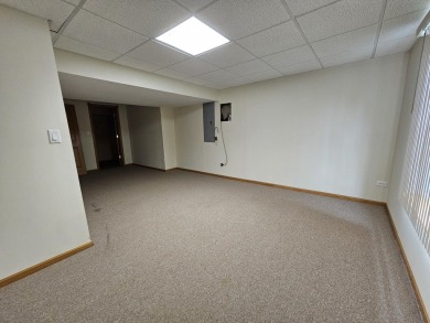 Rare find!! Highly sought after Ranch with full finished walkout on Foxford Hills Golf Club in Illinois - for sale on GolfHomes.com, golf home, golf lot
