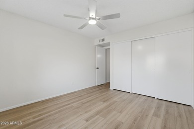 Immaculately cared for 2 bed, 2 bath plus bonus room in on Oakwood Golf Club  in Arizona - for sale on GolfHomes.com, golf home, golf lot