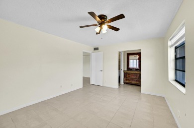 SELLER MOTIVATED-BRING REASONABLE OFFERS! Deluxe corner on Kings Point Golf -Flanders Way in Florida - for sale on GolfHomes.com, golf home, golf lot
