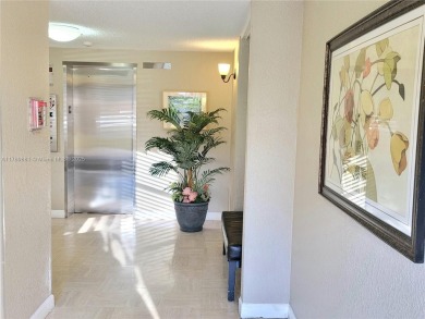 Welcome to your cozy 2-Bedroom, 2-Bathroom unit, located on the on Inverrary Country Club in Florida - for sale on GolfHomes.com, golf home, golf lot