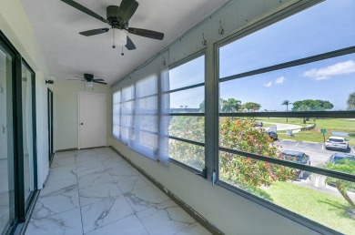 SELLER MOTIVATED-BRING REASONABLE OFFERS! Deluxe corner on Kings Point Golf -Flanders Way in Florida - for sale on GolfHomes.com, golf home, golf lot