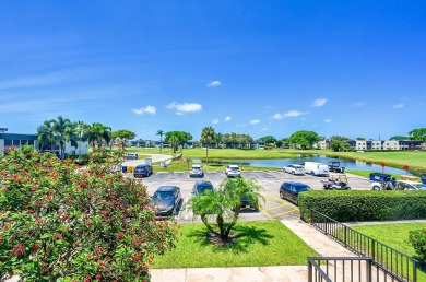 SELLER MOTIVATED-BRING REASONABLE OFFERS! Deluxe corner on Kings Point Golf -Flanders Way in Florida - for sale on GolfHomes.com, golf home, golf lot