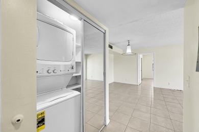 SELLER MOTIVATED-BRING REASONABLE OFFERS! Deluxe corner on Kings Point Golf -Flanders Way in Florida - for sale on GolfHomes.com, golf home, golf lot