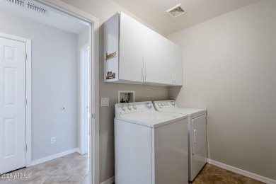 Welcome to your RETREAT! This SPLIT 2-BR/2 bath home is in the on Lone Tree Golf Club in Arizona - for sale on GolfHomes.com, golf home, golf lot