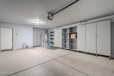Welcome to your RETREAT! This SPLIT 2-BR/2 bath home is in the on Lone Tree Golf Club in Arizona - for sale on GolfHomes.com, golf home, golf lot