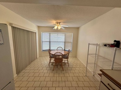 Experience the easy going lifestyle of living in Sebring Florida on Golf Hammock Country Club in Florida - for sale on GolfHomes.com, golf home, golf lot