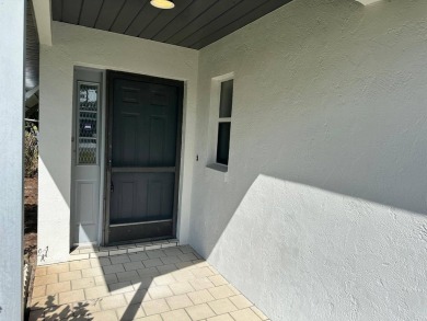 Experience the easy going lifestyle of living in Sebring Florida on Golf Hammock Country Club in Florida - for sale on GolfHomes.com, golf home, golf lot