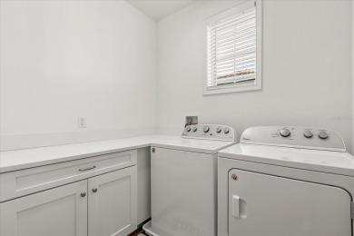 Gorgeous end-unit townhome with 3 spacious bedrooms, 2.5 on Eagle Creek Golf Club in Florida - for sale on GolfHomes.com, golf home, golf lot