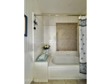 Three bed, 2 bath, den, 1,626 sq ft townhouse in the vibrant on Oakwood Golf Club  in Arizona - for sale on GolfHomes.com, golf home, golf lot