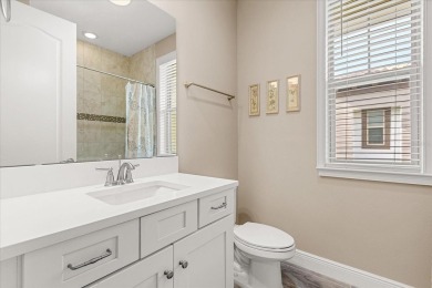 Gorgeous end-unit townhome with 3 spacious bedrooms, 2.5 on Eagle Creek Golf Club in Florida - for sale on GolfHomes.com, golf home, golf lot